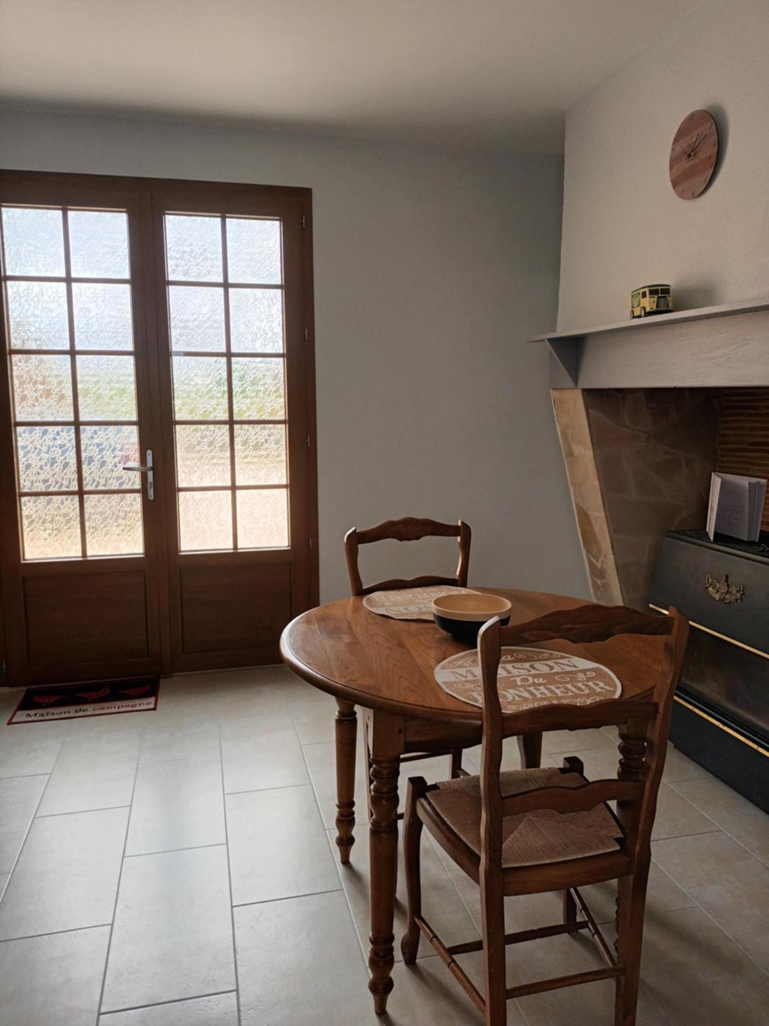 Gite Aux Vieux Bois Lunas  Szoba fotó